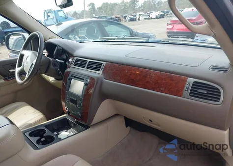 2013 Chevrolet Suburban 1500 Lt from USA, damaged, VIN 1GNSCJE04DR258657